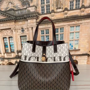 CILMI HARVILL CHHC 2022 New Women’s Portable Shoulder Bag Logo Design Large Capacity Bucket Shape Metal Zipper Decoration Small